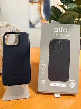 Alto Leather iPhone 16 Pro Case - Black